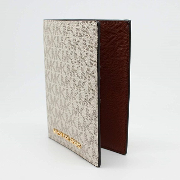 Travel Medium Passport case wallet 35T9GTVT1B - Picture 1 of 8